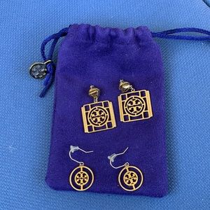 Tory Burch gold airings, with blue velvet bag. Excellent condition